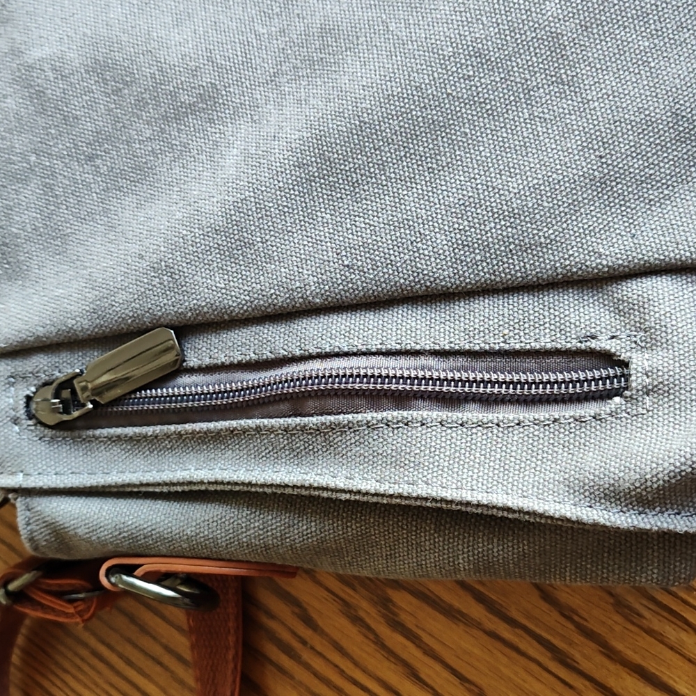 Classic Fashion Crossbody Bag - Picture 2 of 5
